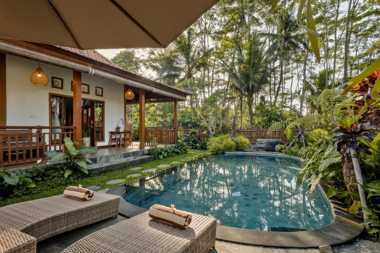 Ratni Ubud Villa Exterior photo