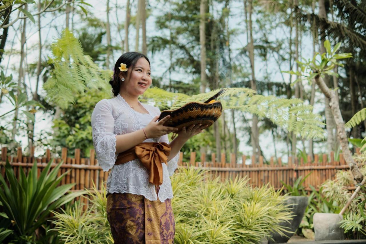 Ratni Ubud Villa Exterior photo