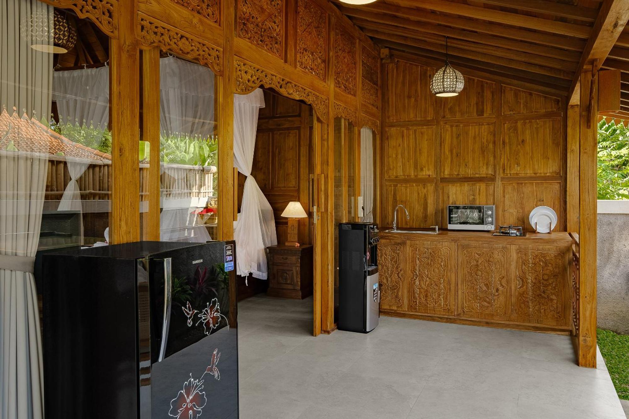 Ratni Ubud Villa Exterior photo