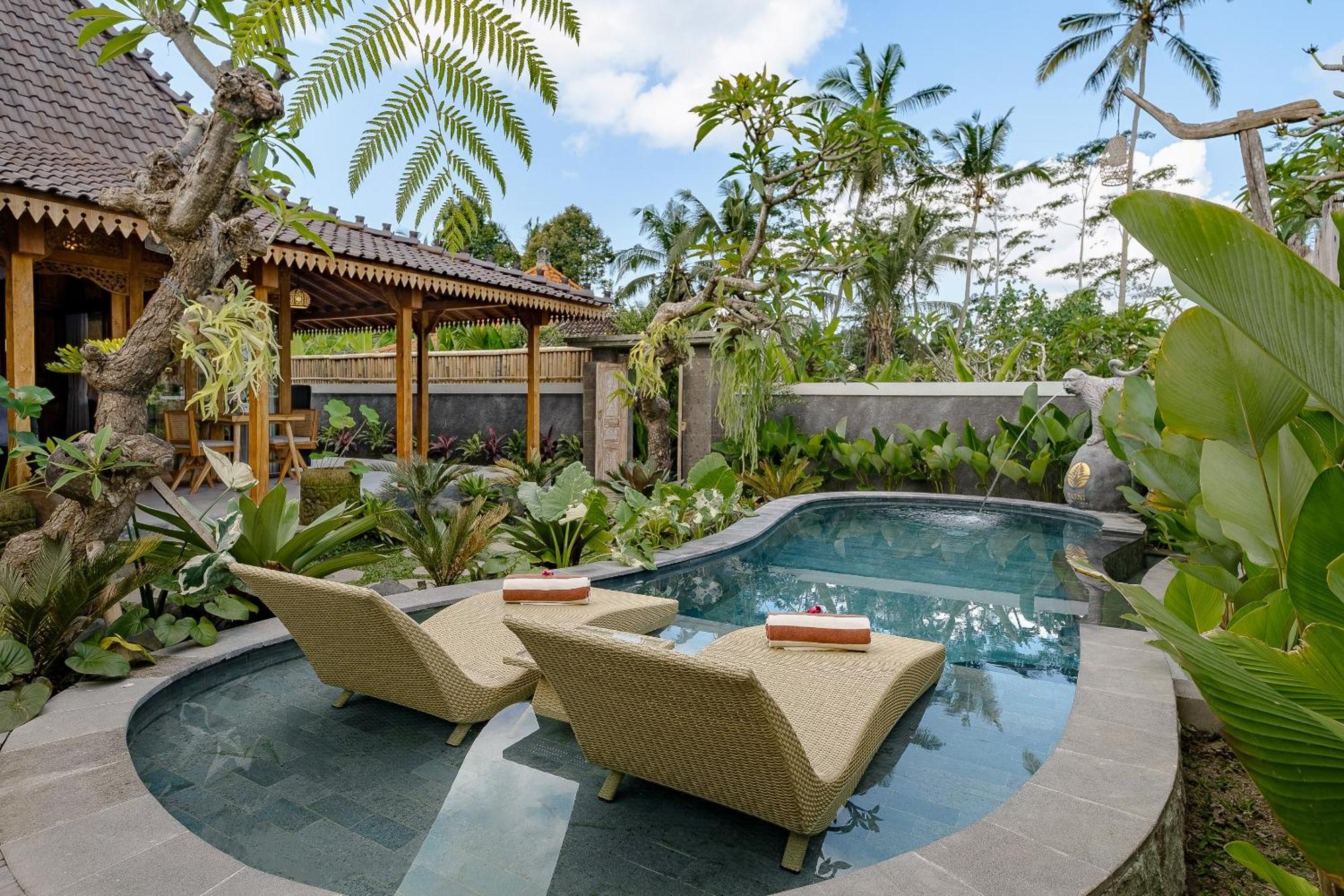 Ratni Ubud Villa Exterior photo